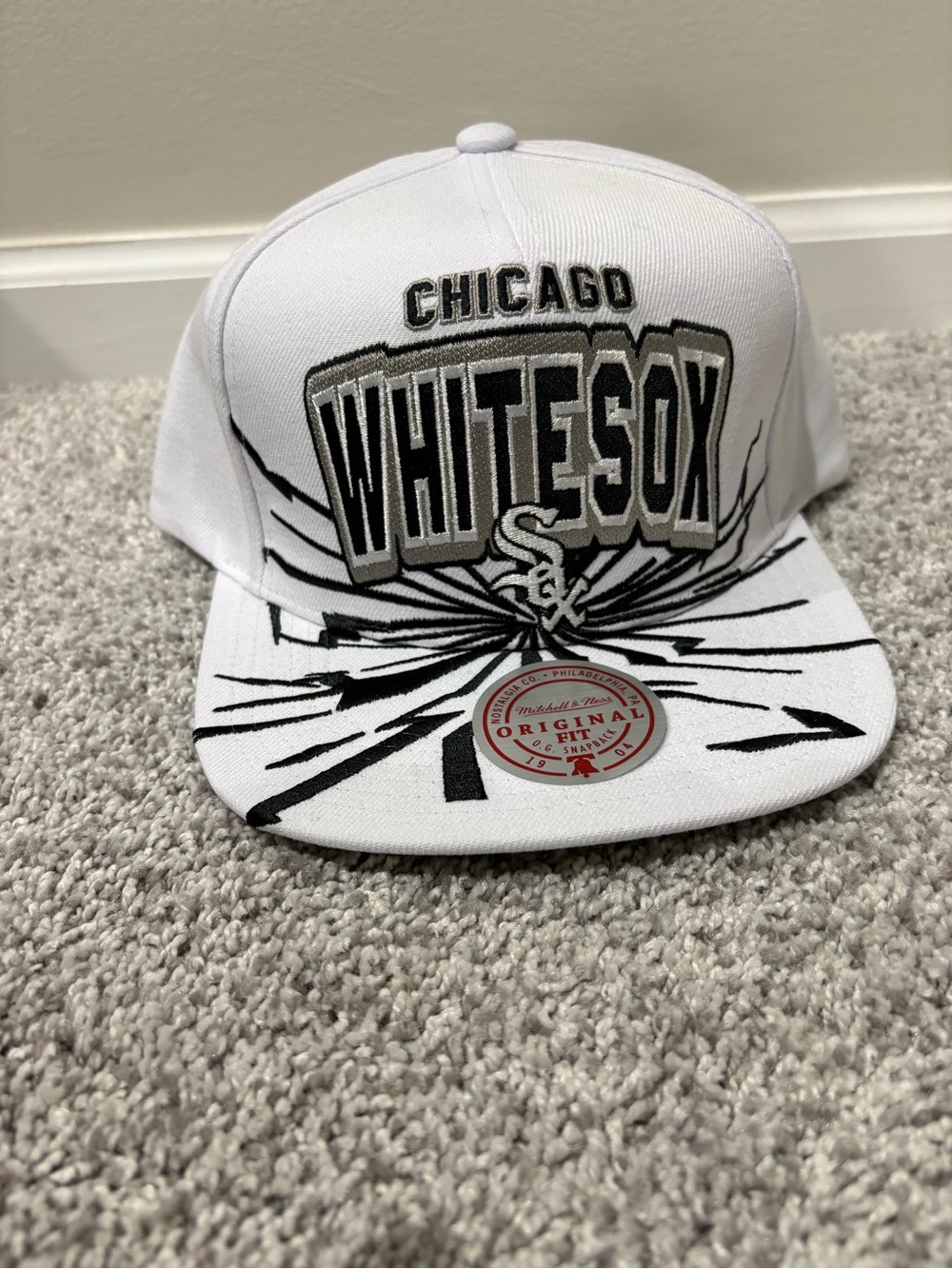 Brand New Chicago White Sox MLB snapback adjustable hat by Mitchell & Ness